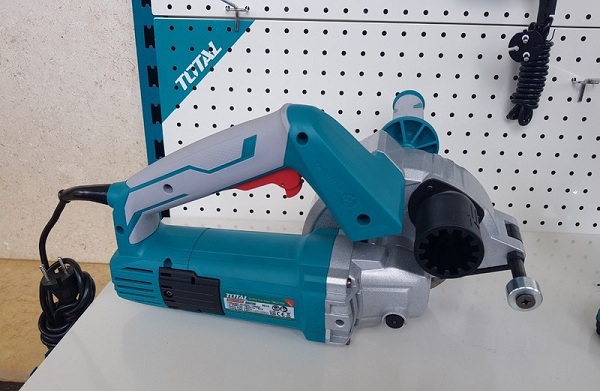 Công dụng của máy cắt rãnh tường
