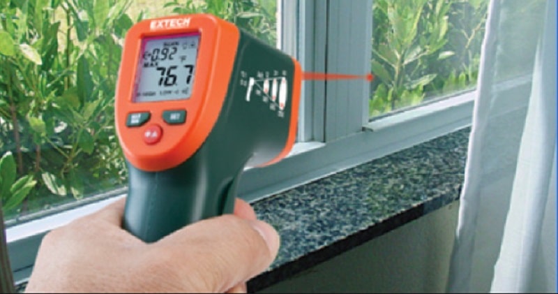 Súng đo nhiệt độ đến 400°C Extech IR260 có dải đo nhiệt độ từ -50 đến 400°C và tỷ lệ khoảng cách 12:1