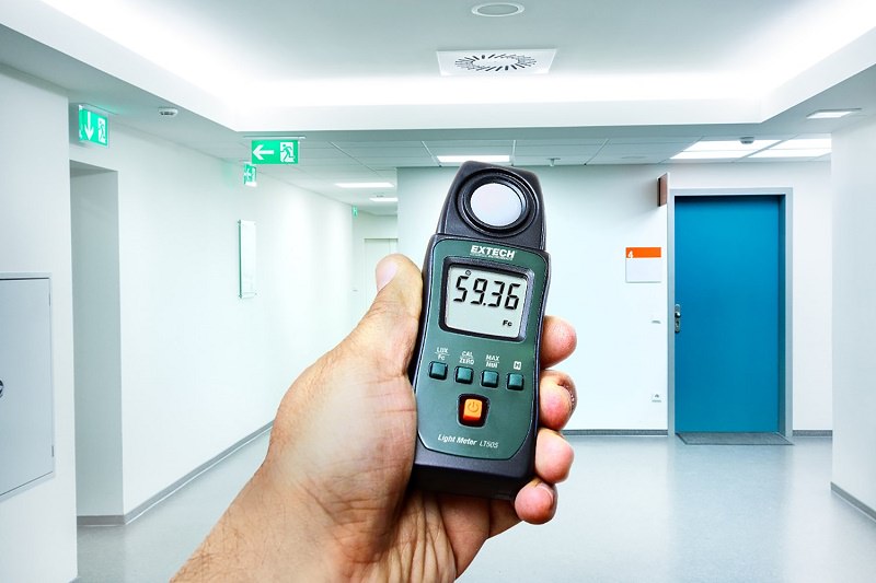 Máy đo ánh sáng Extech LT505