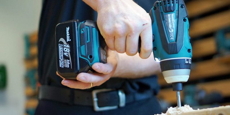 Máy vặn vít cầm tay dùng pin Makita DTP141Z Máy vặn vít cầm tay dùng pin Makita DTP141Z