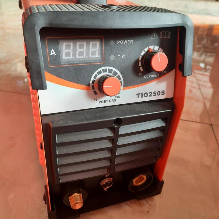 hình mặt trước máy hàn protech tig 250s hình mặt trước máy hàn protech tig 250s