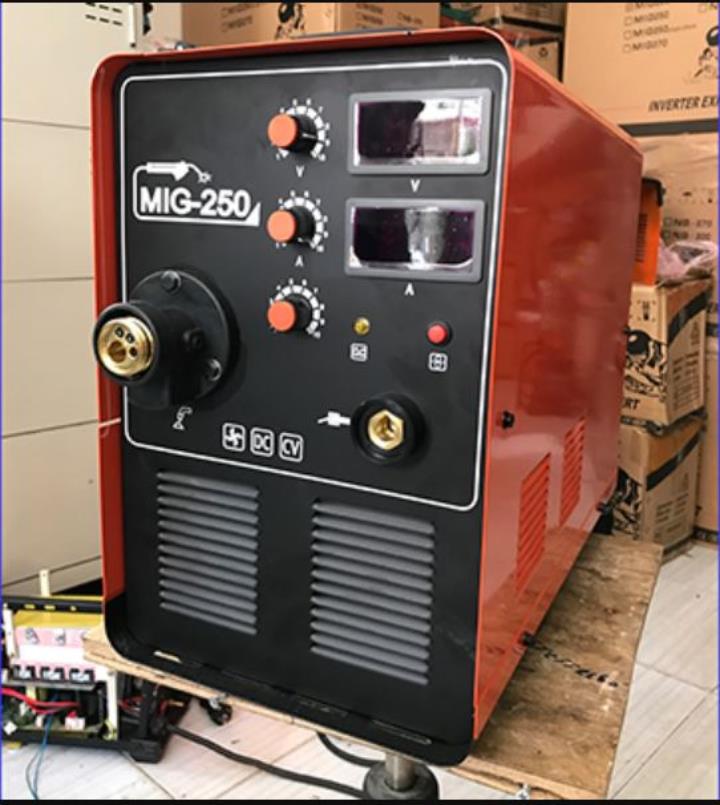 hình ảnh mặt trước của máy hàn protech mig 250 380v