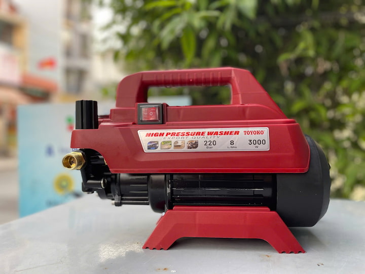 Máy rửa xe chỉnh áp Toyoko T3000WM 3000W, mô tơ từ