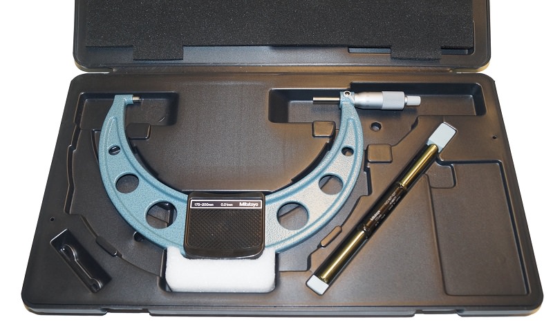 Panme đo ngoài cơ khí với dải đo 175-200mm, độ chia là 0.01mm