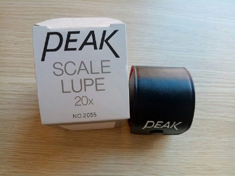 Kính lúp có thước đo Peak 2055 20x có kích thước nhỏ gọn Kính lúp có thước đo Peak 2055 20x có kích thước nhỏ gọn