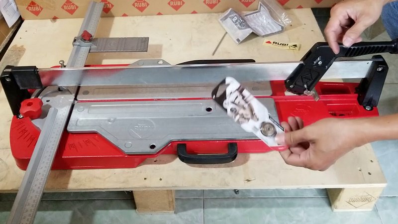 Máy cắt gạch bằng tay Rubi TP-S