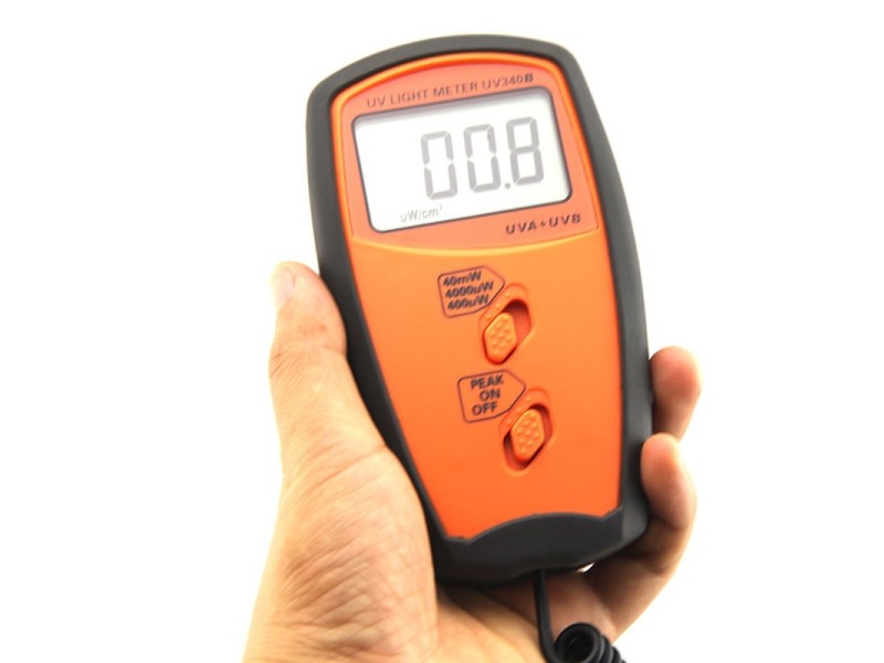 Máy đo tia UV UV340B cấu tạo nhỏ gọn vừa tay cầm Máy đo tia UV UV340B cấu tạo nhỏ gọn vừa tay cầm