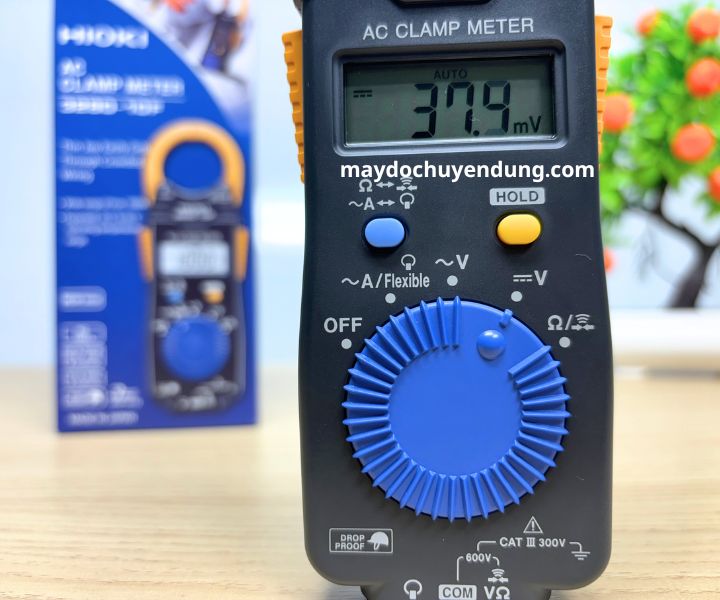 Núm vặn và các nút chức năng được thiết kế khoa học