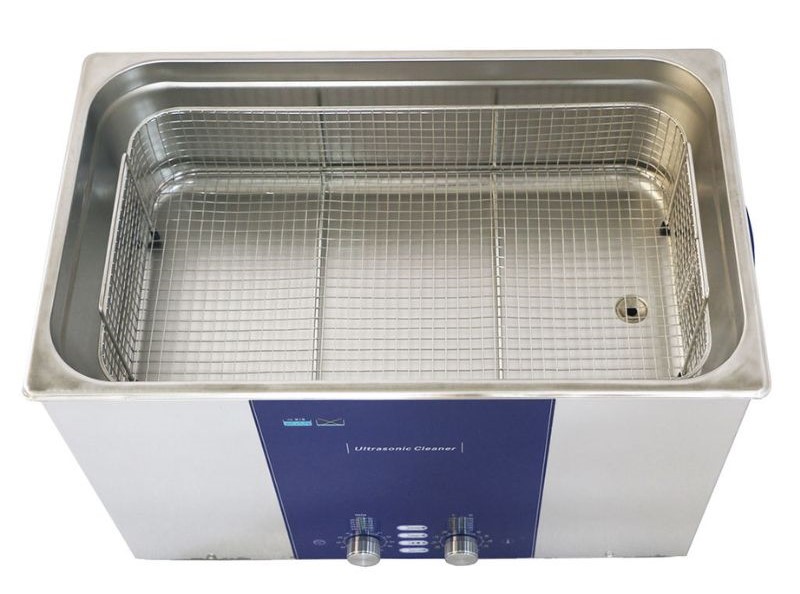 Bể rửa siêu âm Derui DR-DS220 hoạt động với công suất siêu âm 480W