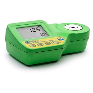 Khúc xạ kế đo độ mặn Milwaukee MA886