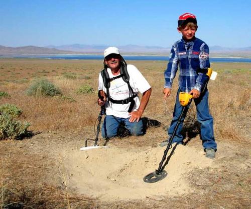 Cây rà kim loại dưới đất Trung Quốc
