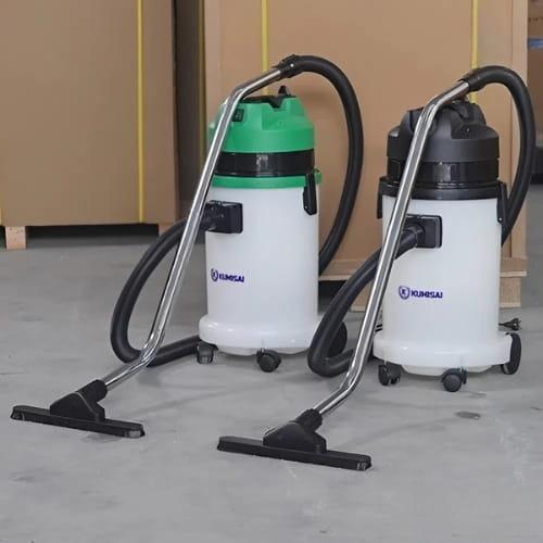 Máy hút bụi công nghiệp KUMISAI KMS30S thùng nhựa xanh, đen