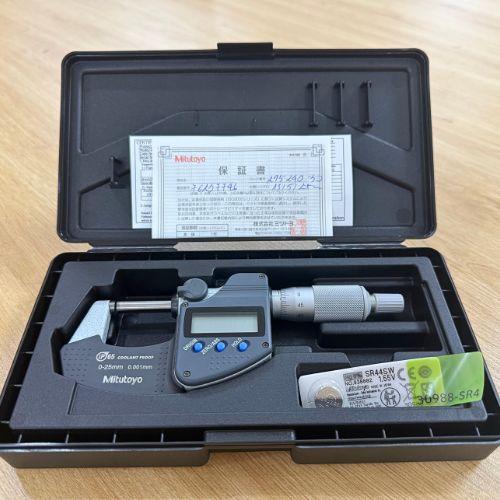 Panme đo ngoài điện tử dải đo 0-25mm Mitutoyo 293-240-30