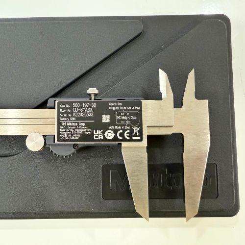 Thước cặp điện tử dải đo 0-200mm Mitutoyo 500-197-30