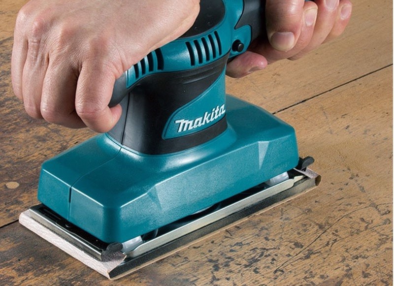 Máy chà nhám rung Makita BO3711