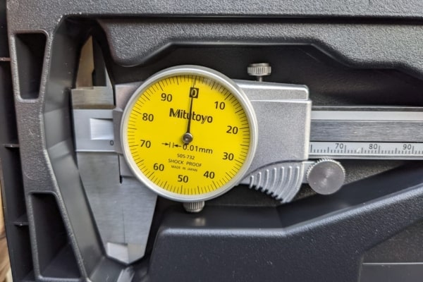 Mẫu thước kẹp đồng hồ Mitutoyo với dải đo 150mm
