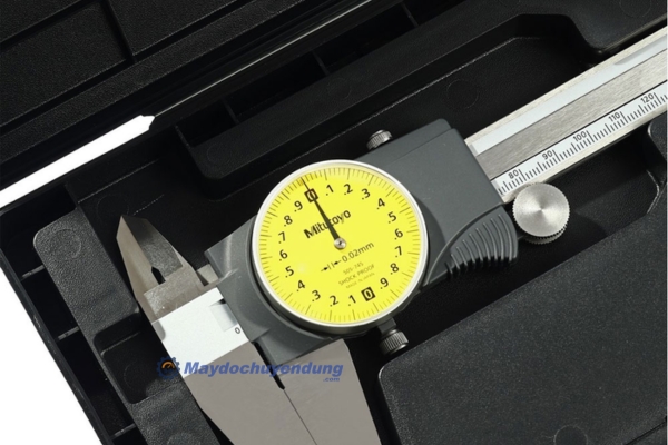 Mitutoyo 505-745 hiển thị kết quả đo trên mặt đồng hồ số 