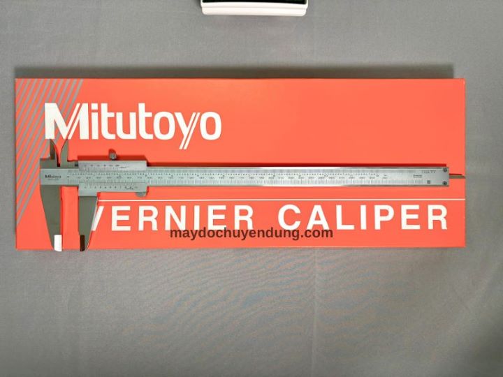 Vạch và số được khắc trực tiếp trên thân thước