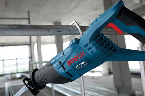 Đặc điểm nổi bật của máy cưa kiếm Bosch