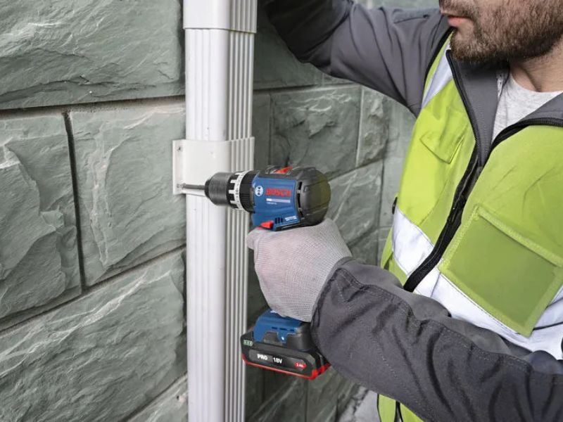 GBA 18V-20 2Ah nhỏ gọn 0,38 kg cùng công suất 500W mạnh mẽ