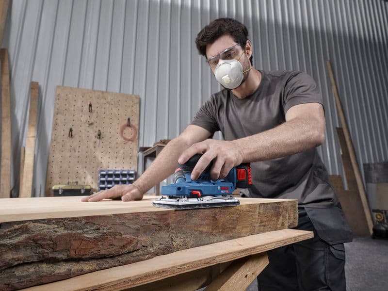 Bosch 18V GSS 18V-18 dùng pin 18V tiện lợi