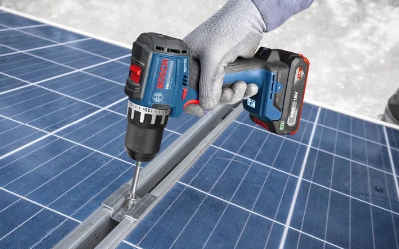 Bosch GSR 18V-52 (1 pin) khoan và vặn vít trên nhiều loại vật liệu