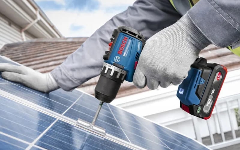 Máy khoan Bosch GSR 18V-52 SET làm việc mạnh mẽ, êm ái, bền bỉ