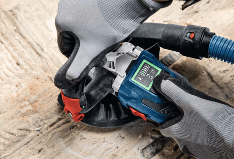 Thiết bị hoạt động với 3 cấp tốc độ mài khác nhau