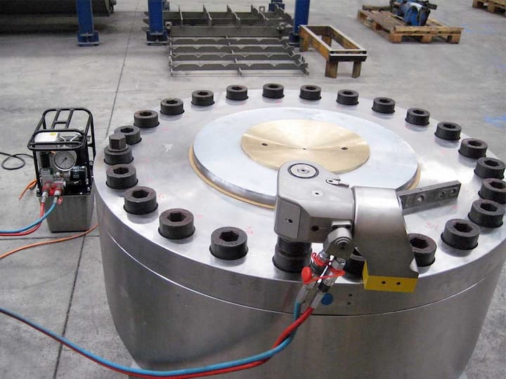 WREN 8IBT có thiết kế chắc chắn, dạng chụp tiện lợi