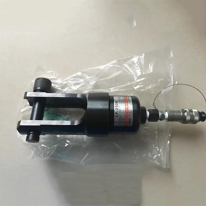 IZUMI EP-250H có lực ép mạnh tới 225kN