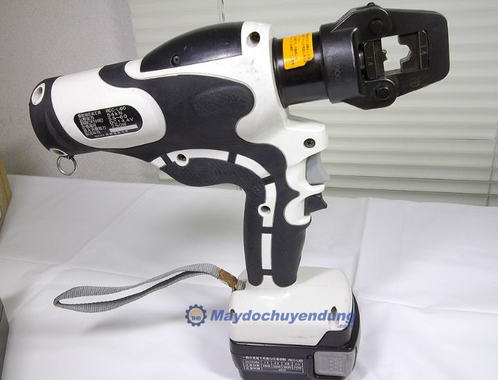 Máy ép cos pin IZUMI REC-Li60S kiểu dáng nhỏ gọn, tính cơ động cao 