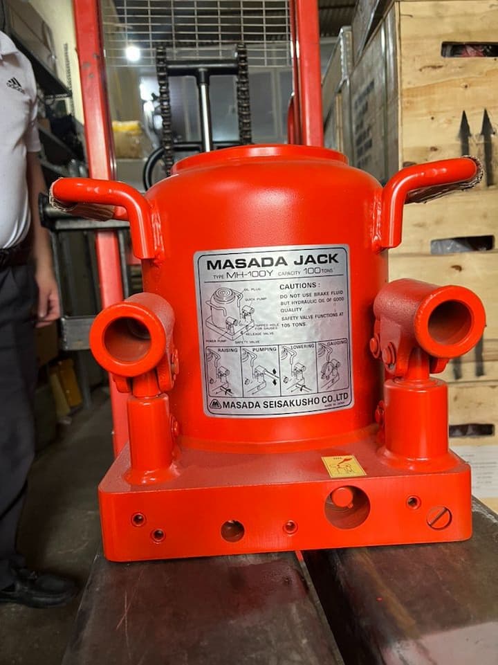 Kích thủy lực Masada MH-100Y 100 tấn được chế tạo tại Nhật Bản với thân thép đúc
