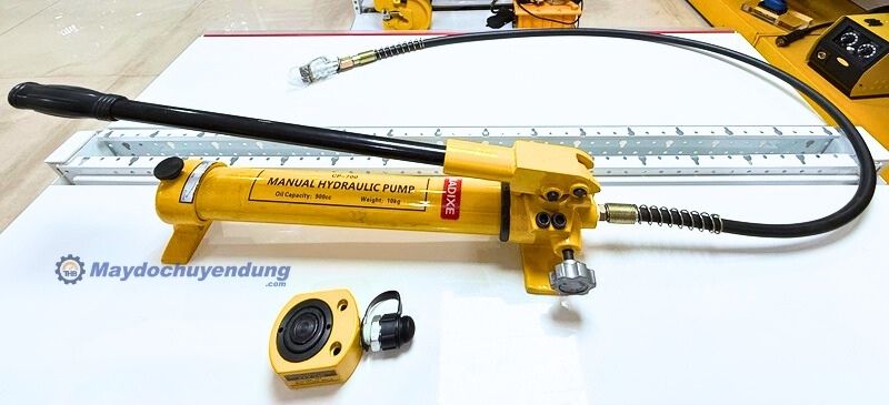 Kích thủy lực là dụng cụ chuyên dùng nâng hạ các vật nặng Kích thủy lực là dụng cụ chuyên dùng nâng hạ các vật nặng