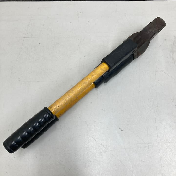 Máy bấm cos thủy lực IZUMI EP-410 sử dụng bơm 2 tầng