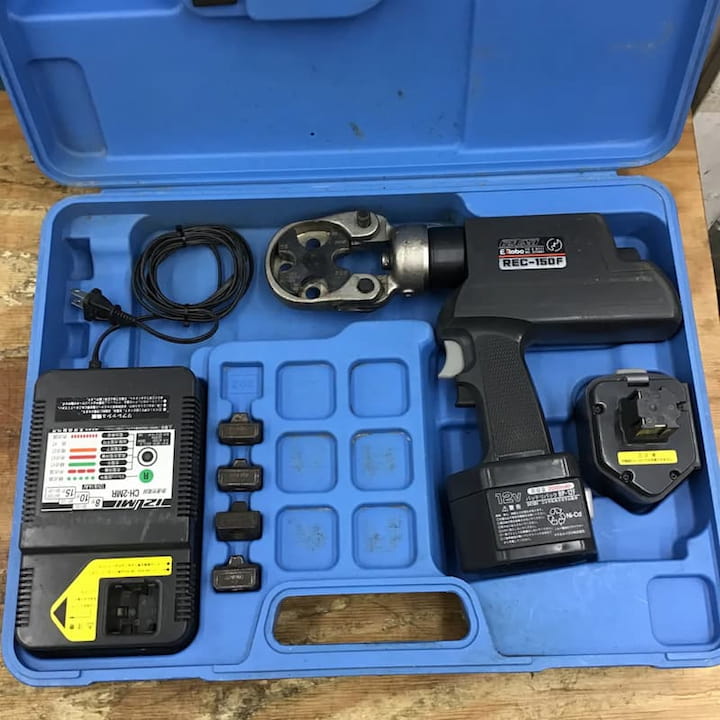 IZUMI REC-150F sử dụng pin 12V