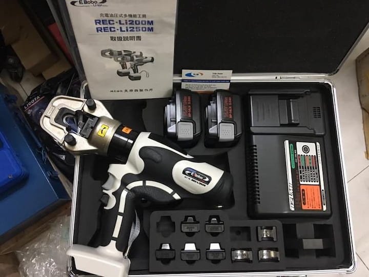 IZUMI REC-LI250M có phạm vi ép rộng từ 14–250mm2