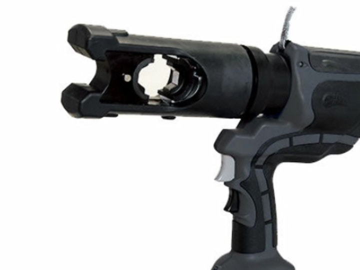 Máy ép cos IZUMI REC-H6130 được thiết kế với đầu ép chữ H thông minh