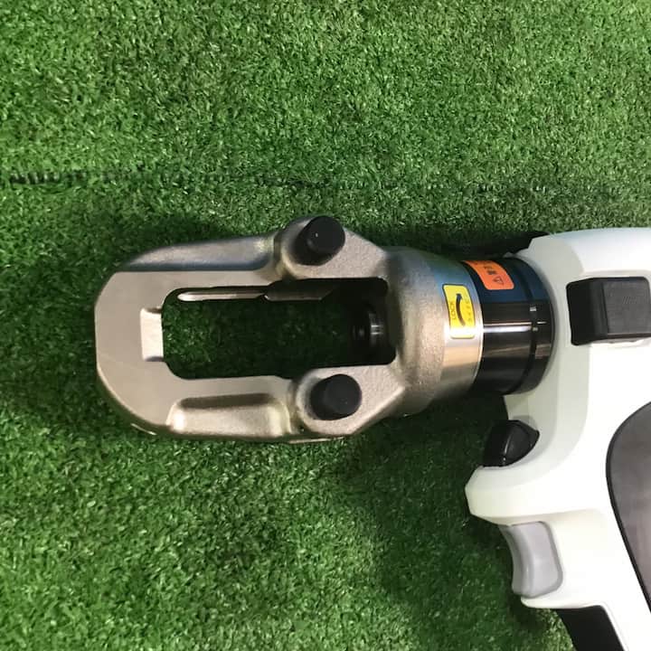 IZUMI S7G-M200R có thiết kế chắc chắn, tiện lợi