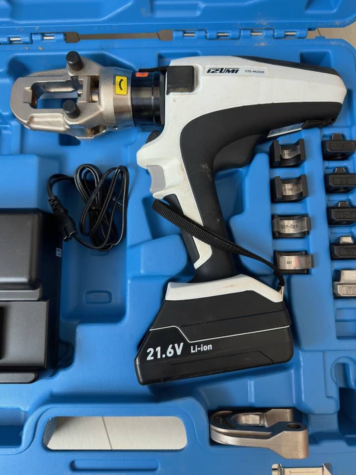 Máy ép cos thủy lực dùng pin IZUMI S7G-M200R có khả năng làm việc mạnh mẽ