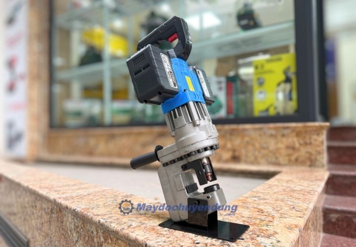 MHP-20L hoạt động bằng 2 pin 18V