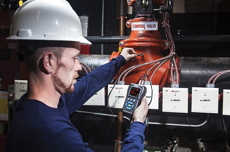 Máy đo độ dày TKG250 được trang bị màn hình LCD màu với các chỉ báo cảnh báo hình ảnh màu đỏ, vàng và xanh lục Máy đo độ dày TKG250 được trang bị màn hình LCD màu với các chỉ báo cảnh báo hình ảnh màu đỏ, vàng và xanh lục