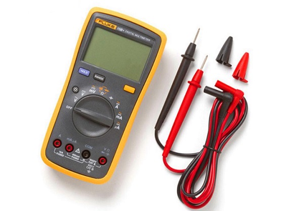 Fluke 15B+ hoạt động ổn định với mức điện áp là 1000V