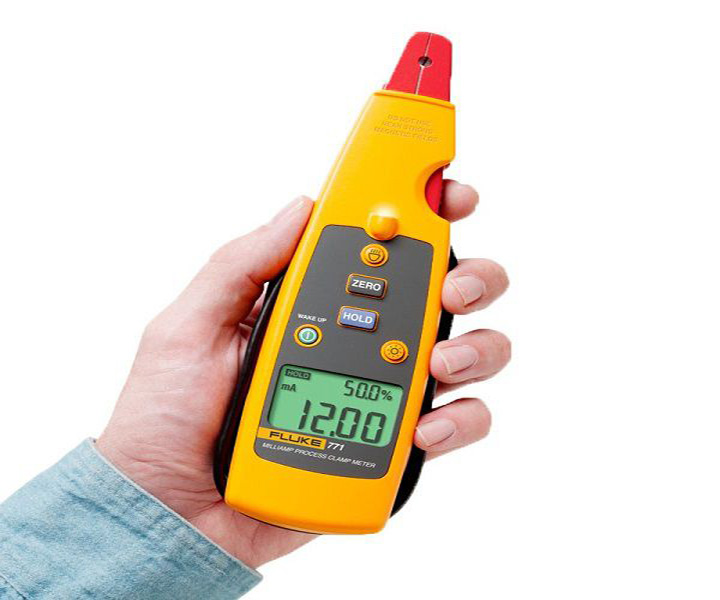 Ampe kìm Fluke 771 thiết kế nhỏ gọn, phù hợp với sử dụng nhiều vị trí