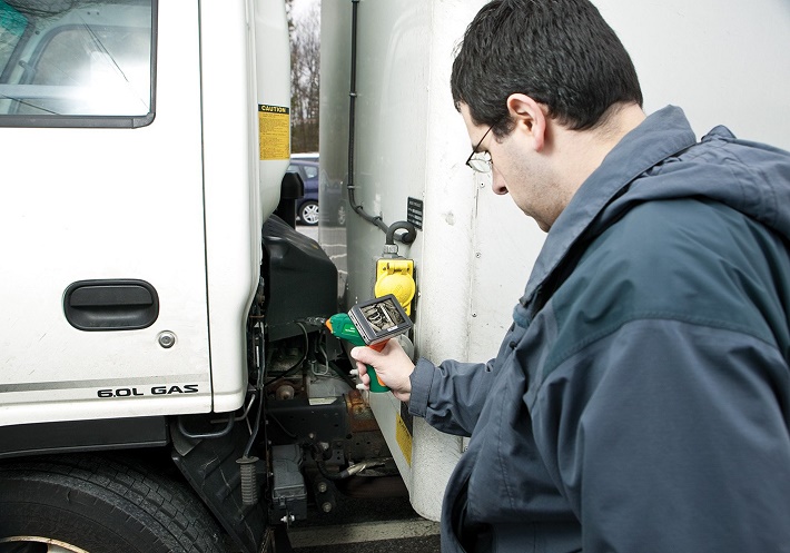 Máy nội soi Extech BR250-5 được dùng trong kiểm tra, sửa chữa ô tô