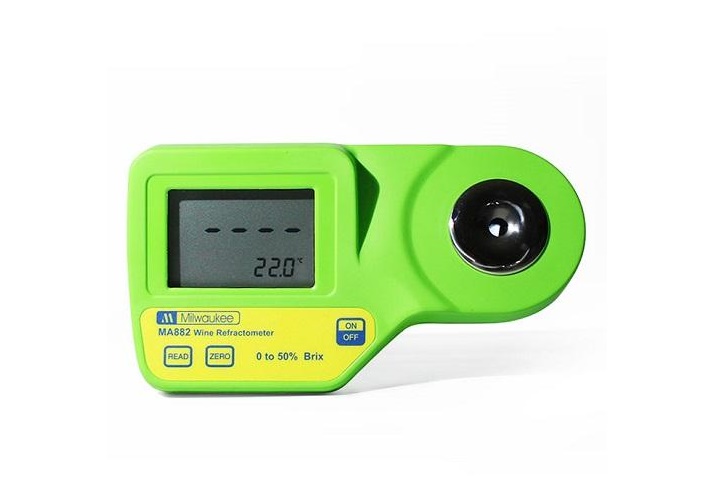 Khúc xạ kế Milwaukee MA882