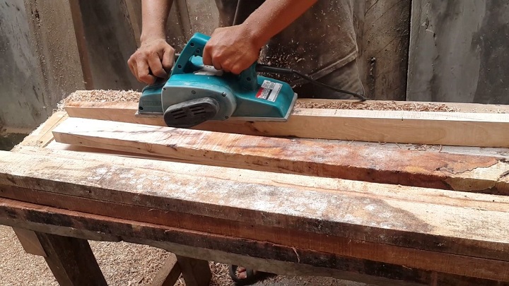 Máy bào dùng điện Makita 1911B 110mm-840W