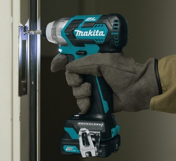 Máy vặn vít dùng pin Makita TD111DSAJ