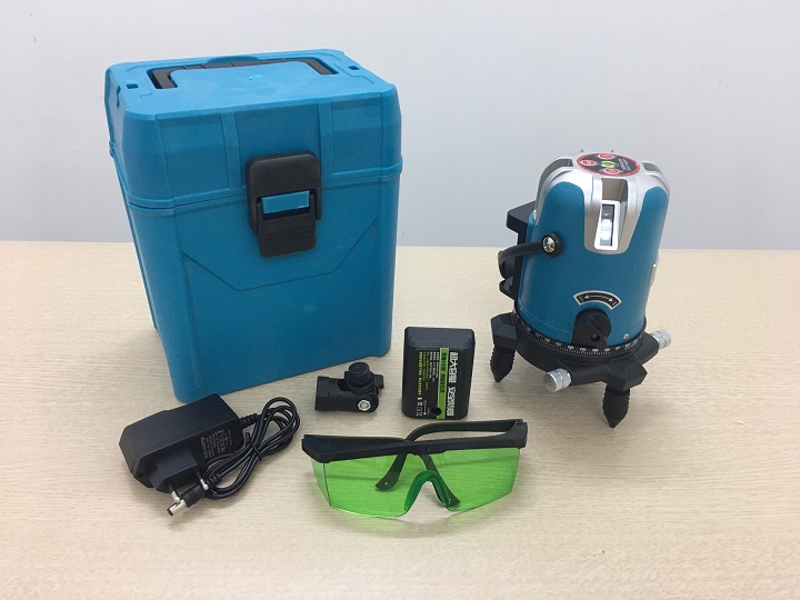 Sản phẩm với nhiều phụ kiện đi kèm cùng hộp đựng sang trọng