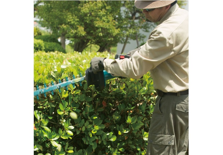 Máy tỉa hàng rào dùng pin Makita DUH502Z Máy tỉa hàng rào dùng pin Makita DUH502Z