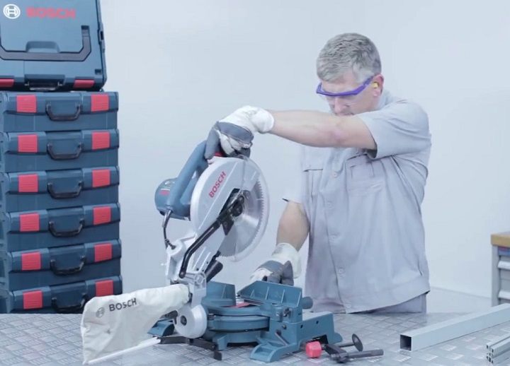 Máy cưa cắt đa năng Bosch GCM 10 MX